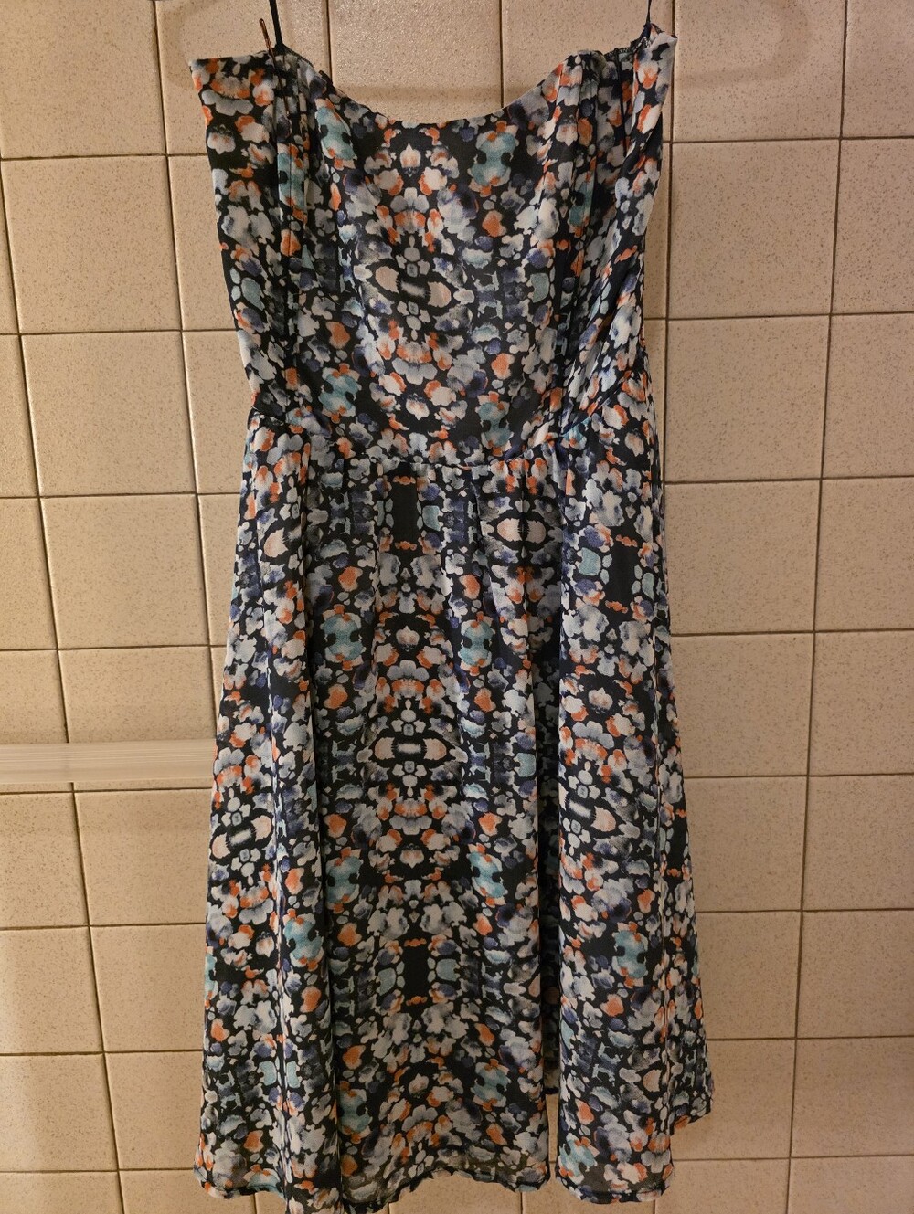 Boutique Womans Dress By WAYF. Floral Print Navy & Coral Strapless Dress